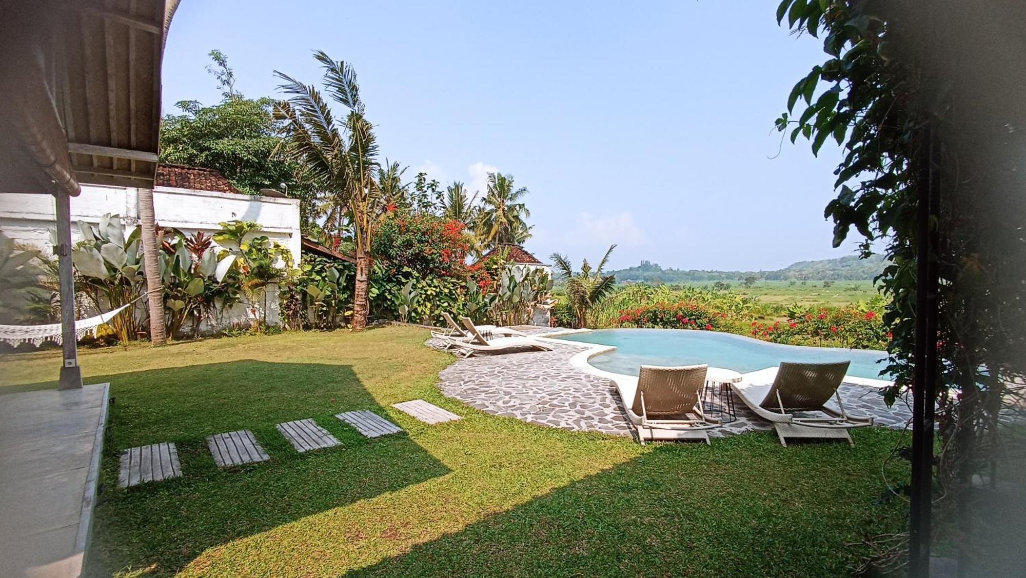 Sunmoonstarvillas Yogyakarta Jarakan エクステリア 写真